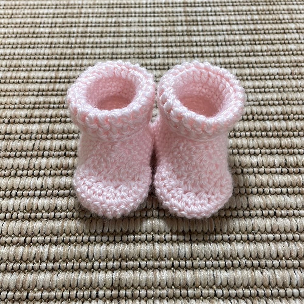 NEW NEVER WORN! Hand crocheted baby booties!!